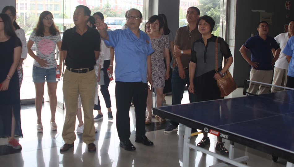 山東省新聞出版局、山東文藝出版社領(lǐng)導(dǎo) 蒞臨集團(tuán)考察工作 第 3 張