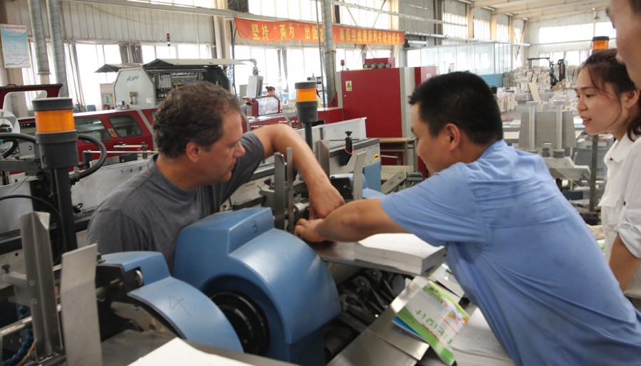 荷蘭Buhrs工程師Dion Cario Koreman光臨集團交流技術(shù) 第 2 張 荷蘭Buhrs工程師Dion Cario Koreman光臨集團交流技術(shù) 第 2 張