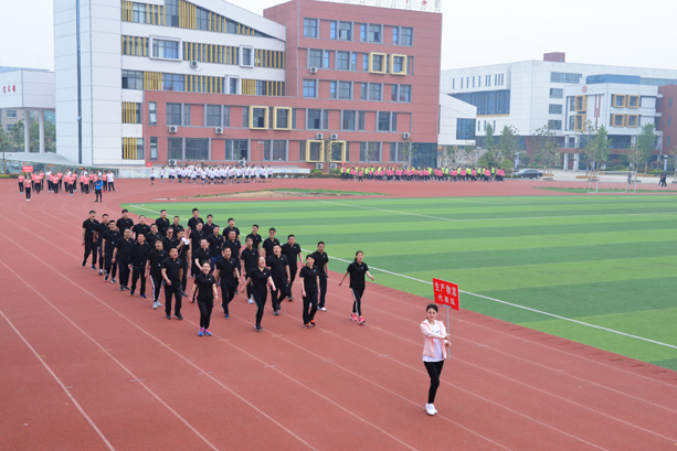 “團(tuán)結(jié)拼搏，打造百年新華” 臨沂新華二〇一八年春季田徑運(yùn)動(dòng)會(huì)隆重舉行 第 8 張