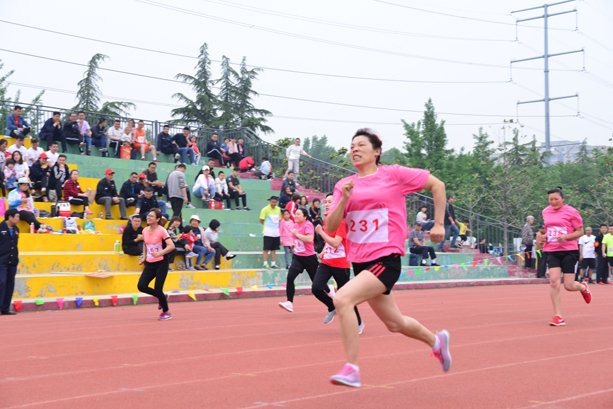 “團(tuán)結(jié)拼搏，打造百年新華” 臨沂新華二〇一八年春季田徑運(yùn)動(dòng)會(huì)隆重舉行 第 15 張