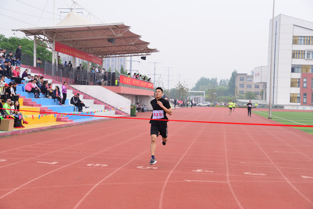 “團(tuán)結(jié)拼搏，打造百年新華” 臨沂新華二〇一八年春季田徑運(yùn)動(dòng)會(huì)隆重舉行 第 17 張