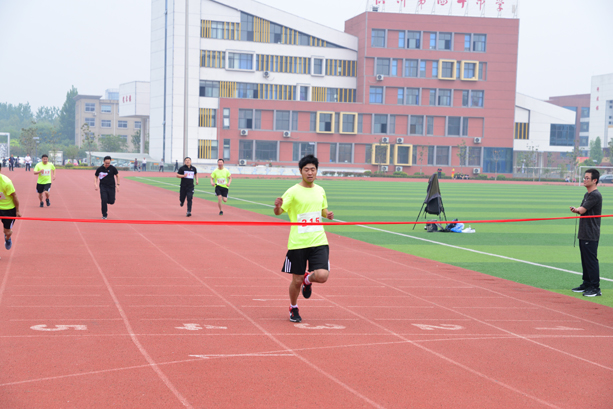 “團(tuán)結(jié)拼搏，打造百年新華” 臨沂新華二〇一八年春季田徑運(yùn)動(dòng)會(huì)隆重舉行 第 19 張